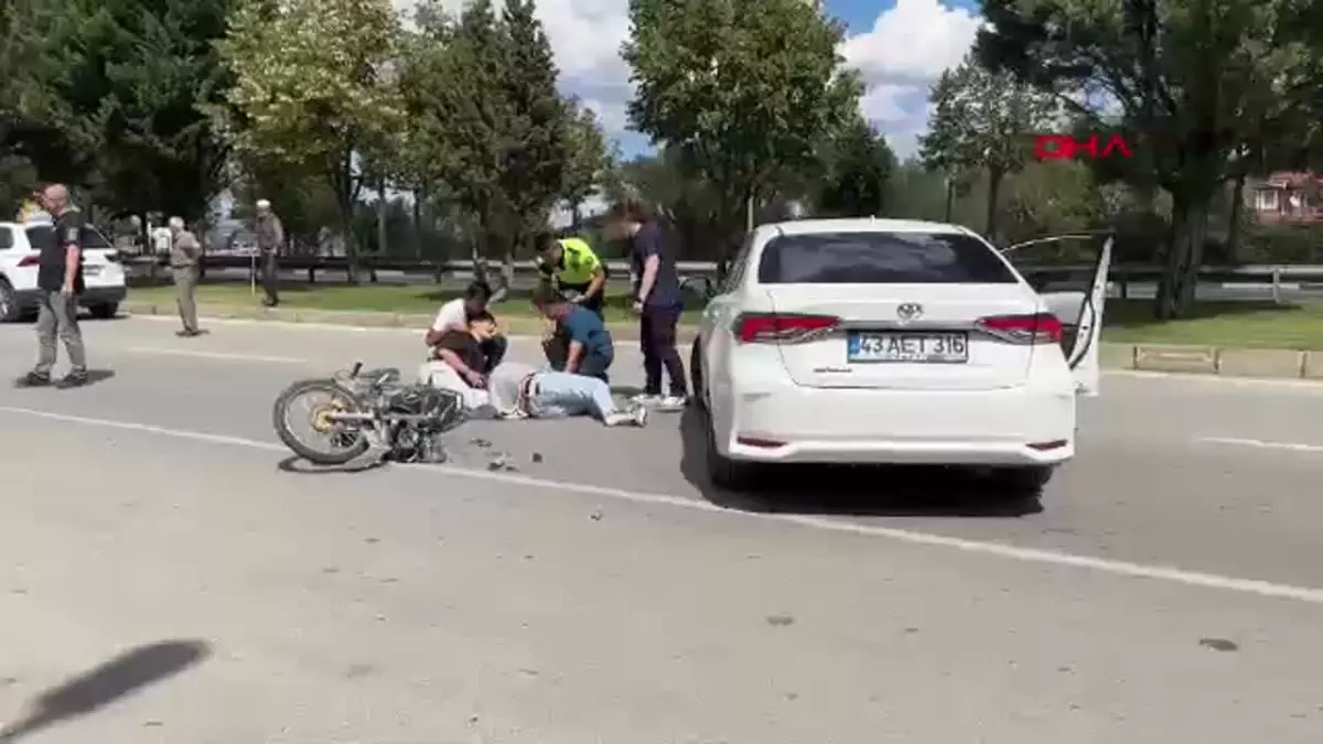 Kütahya’da otomobil ile motosiklet çarpıştı: 2 yaralı