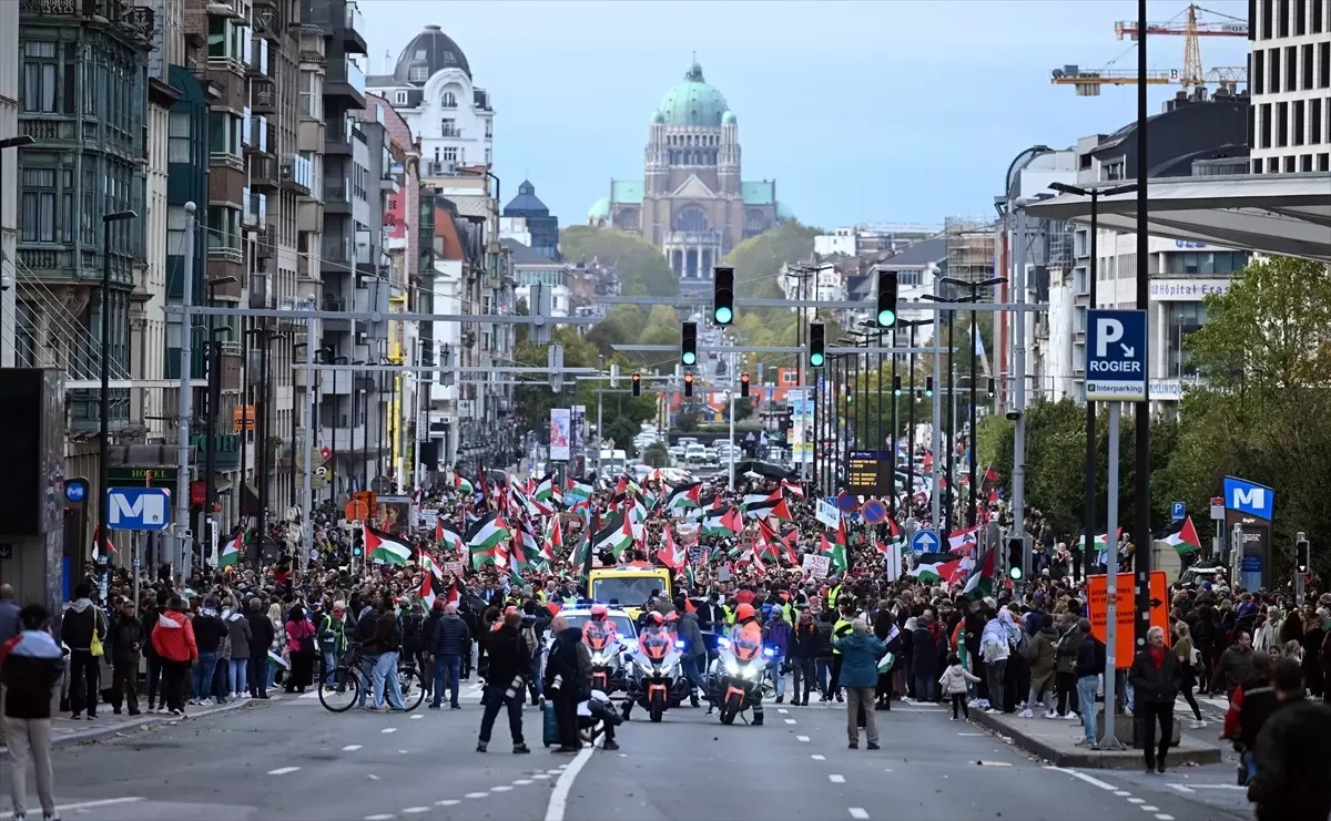 Brüksel’de On Binlerce Kişi İsrail Protestosu Düzenledi